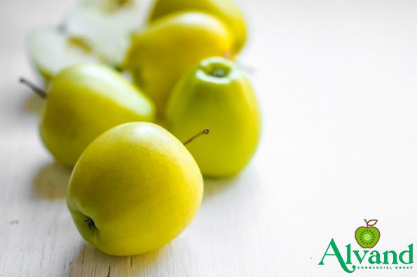 Wholesale Stores of Golden Apples in Global Market