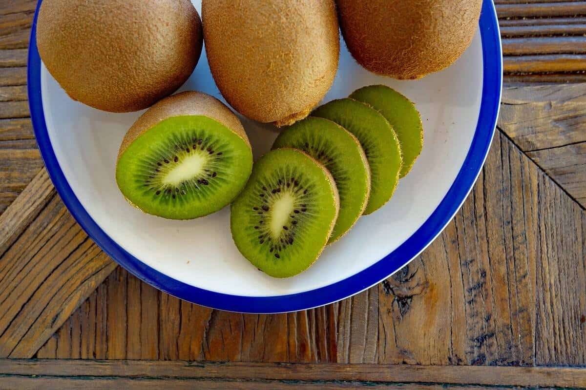  Zesty Kiwi Fruit; Calcium Vitamin C K Source Cancer Heart Attack Preventer 