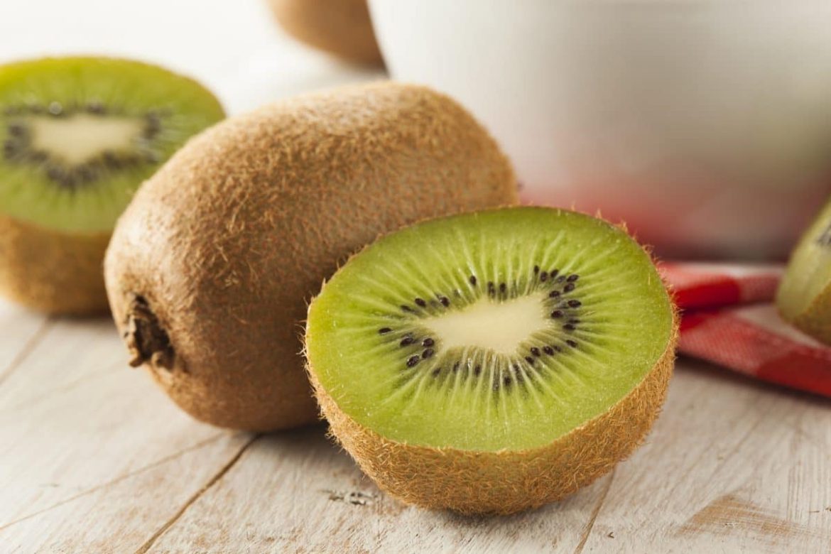 Organic Kiwi (Chinese Gooseberry) Sweet Sour Taste 2 Vitamins C E